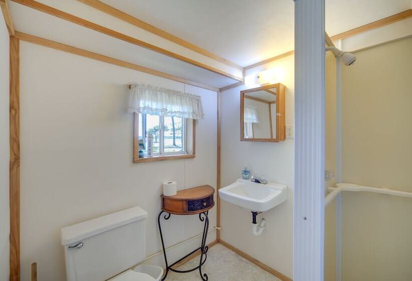 Rustic Cabin W/ Fire Pit, Steps To Sand Lake!