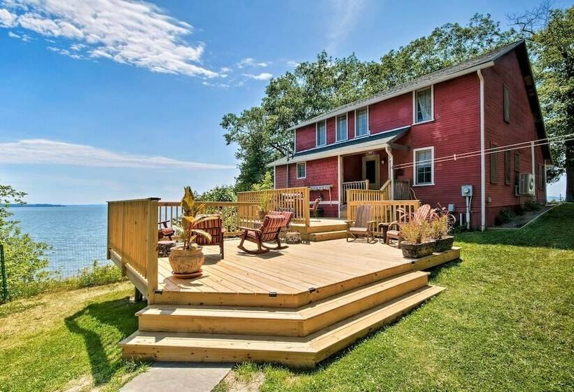 Rustic Lake House On Lake Champlain S Barney Point