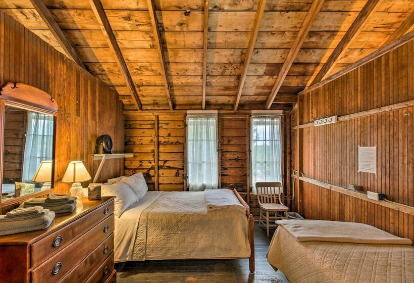 Rustic Lake House On Lake Champlain S Barney Point