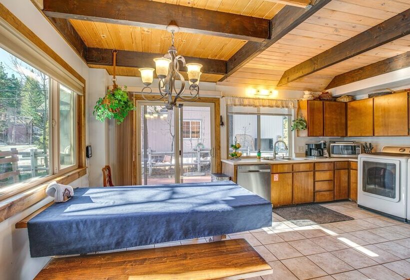 Rustic Tahoe Cabin W/ Pool Table: 11 Mi To Skiing!