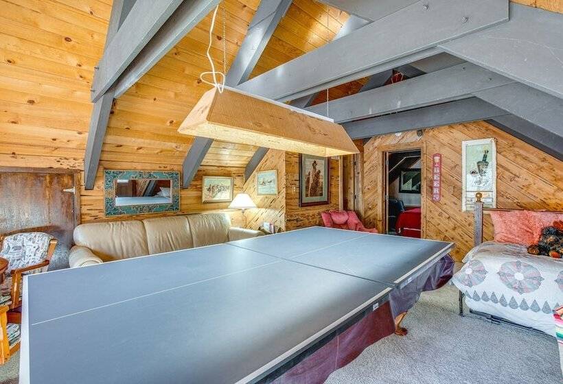 Rustic Tahoe Cabin W/ Pool Table: 11 Mi To Skiing!