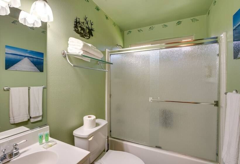 Rustic Tahoe Cabin W/ Pool Table: 11 Mi To Skiing!