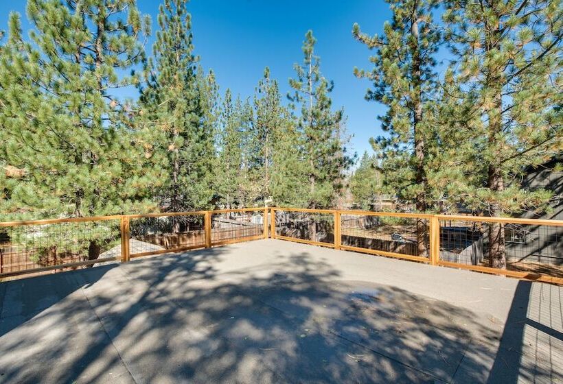 Rustic Tahoe Cabin W/ Pool Table: 11 Mi To Skiing!