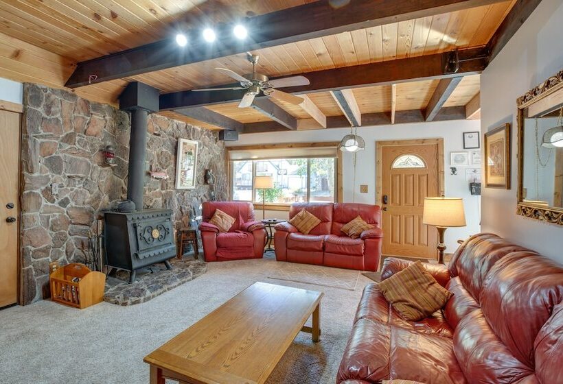 Rustic Tahoe Cabin W/ Pool Table: 11 Mi To Skiing!