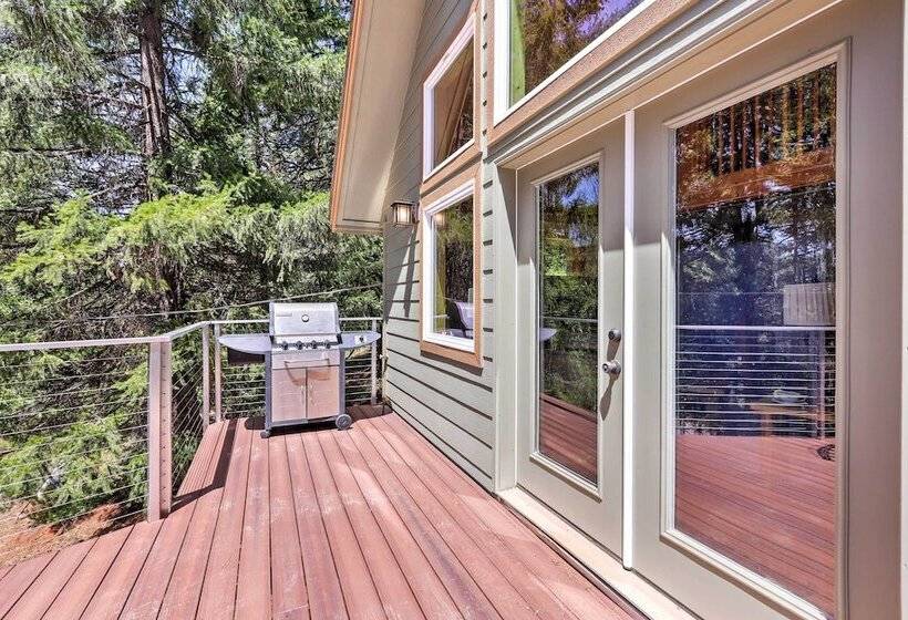 Rustic Retreat W/ Deck: Steps From Lake Almanor!