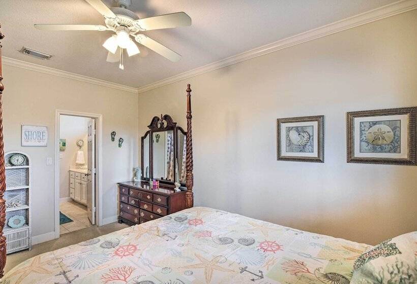 < 1 Mi To Beach: Salty Dog House In Galveston!