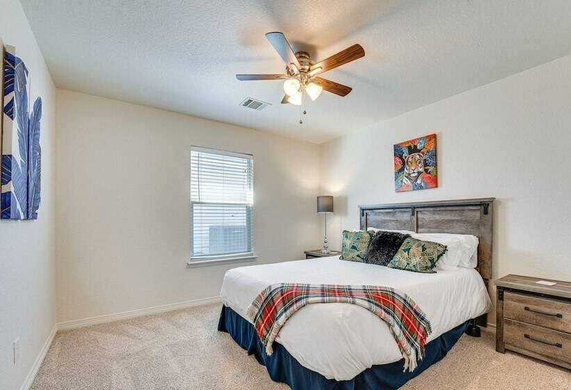 San Antonio Home W/ Game Room, 9 Mi To Seaworld!