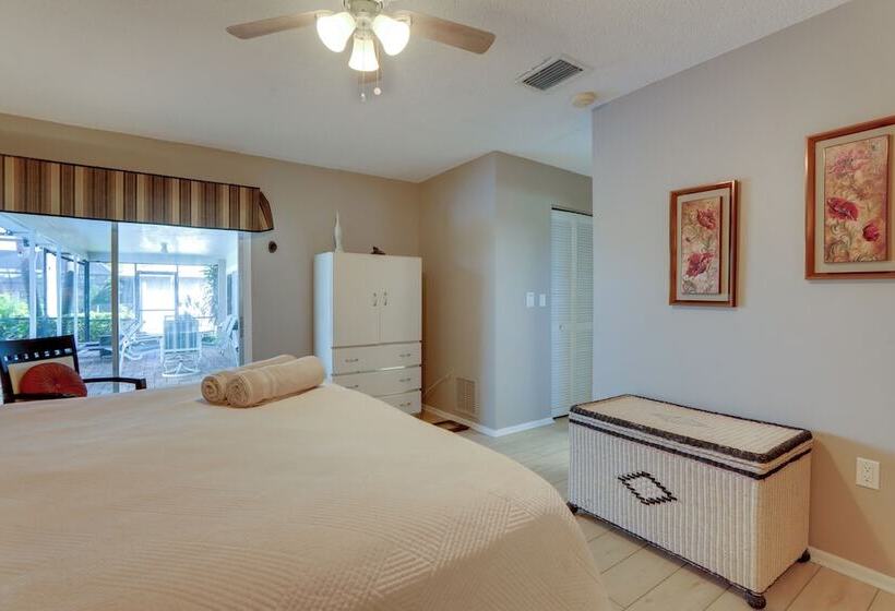 Pool, Lake & Sunset Views: Home In Sarasota