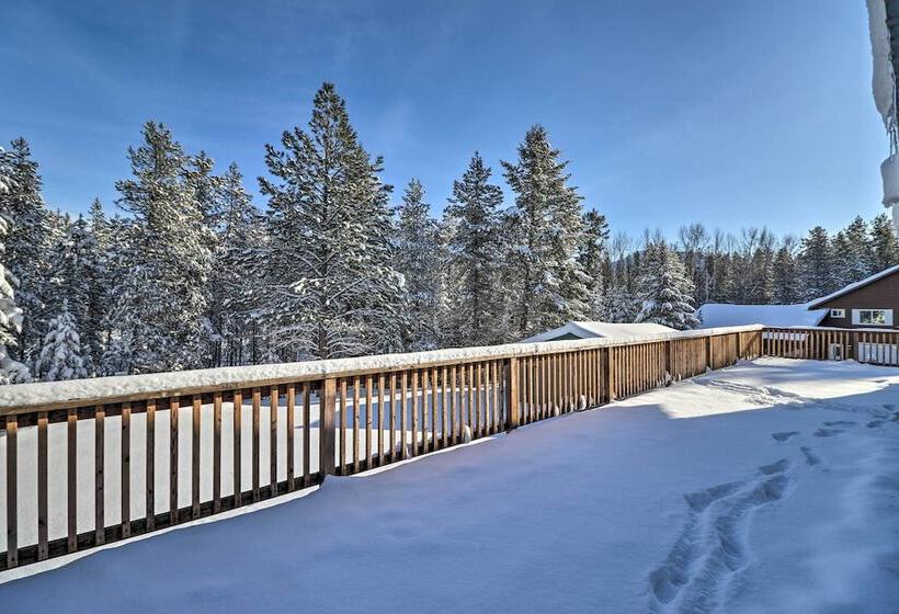 Scenic Forest Lodge Outside Glacier National Park!