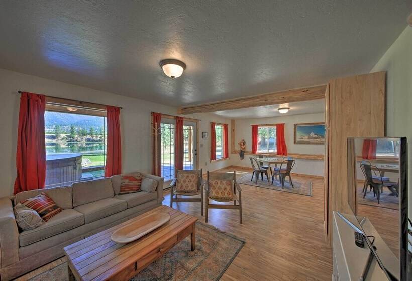 Scenic Riverfront Retreat W/ Hot Tub & Kayaks!