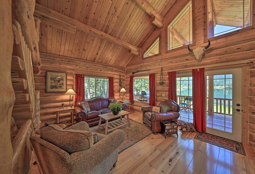 Scenic Riverfront Retreat W/ Hot Tub & Kayaks!