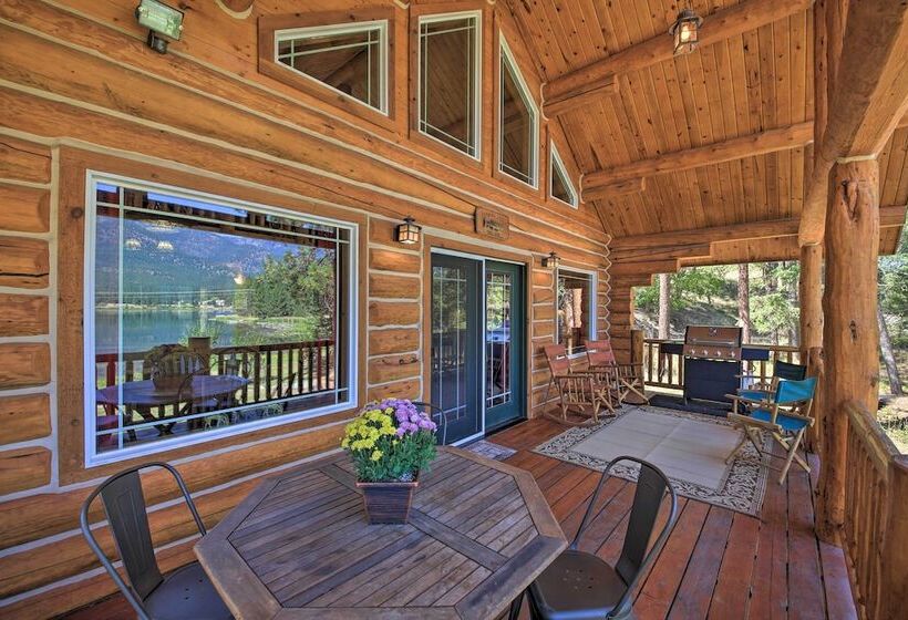 Scenic Riverfront Retreat W/ Hot Tub & Kayaks!
