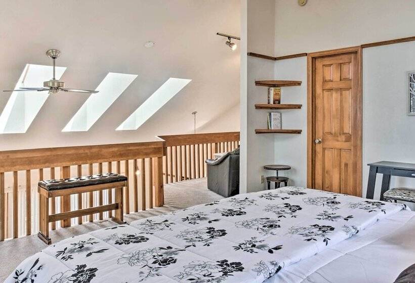 Scenic Woodland Park Hideaway W/ Wraparound Deck!