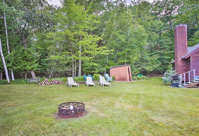 Secluded Bass Lake Cabin, 9 Mi. To Traverse City!