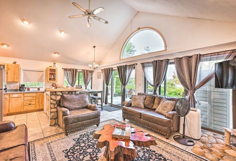 Secluded Bass Lake Cabin, 9 Mi. To Traverse City!