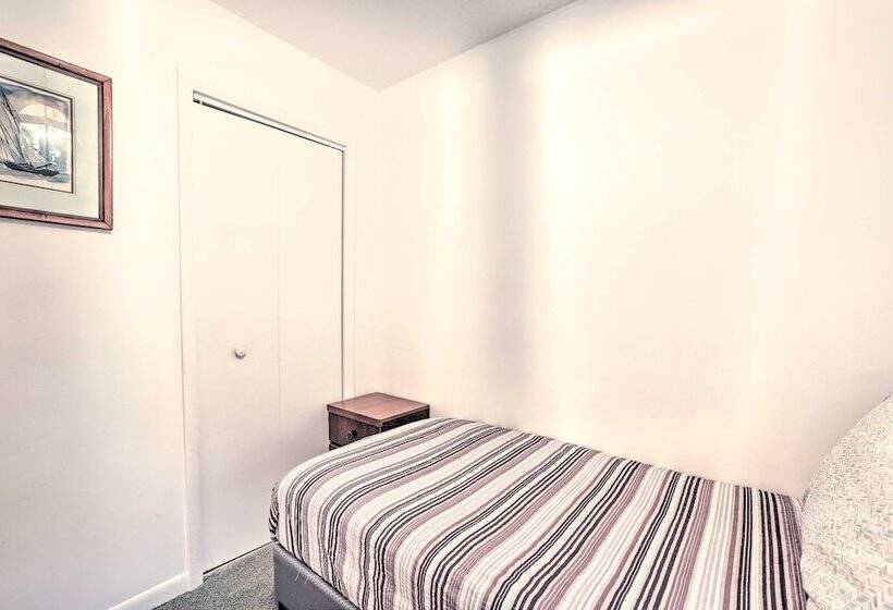 Secluded Bass Lake Cabin, 9 Mi. To Traverse City!