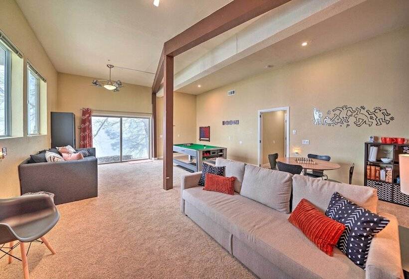 Secluded Home On 1 Acre Lot W/ Unparalleled Views