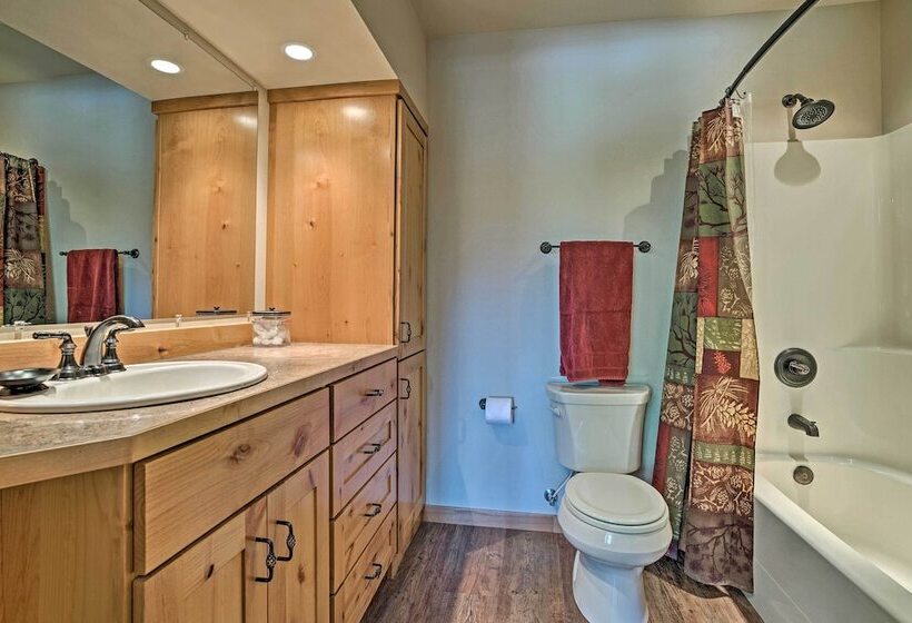 Private Leavenworth Cabin W/ Mtn Views & Fire Pit