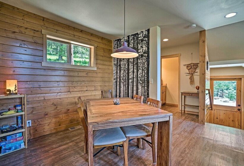 Private Leavenworth Cabin W/ Mtn Views & Fire Pit