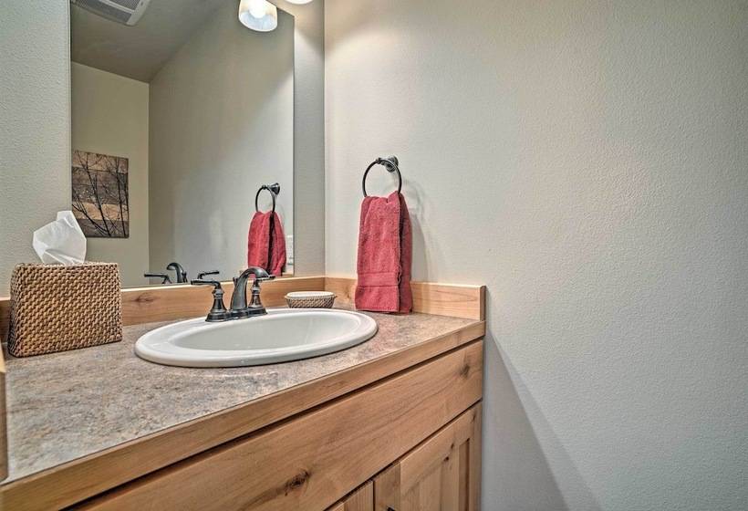 Private Leavenworth Cabin W/ Mtn Views & Fire Pit