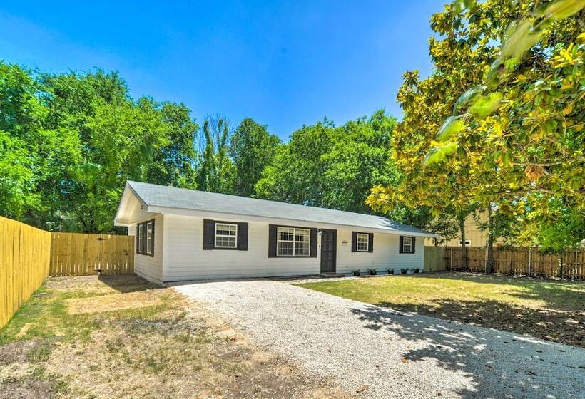 New Braunfels Haven W/ Hot Tub & Fire Pit!