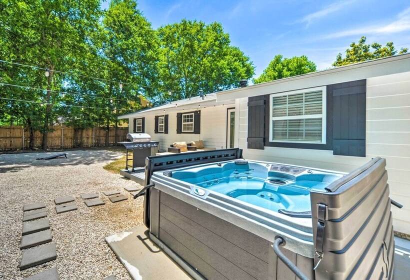 New Braunfels Haven W/ Hot Tub & Fire Pit!
