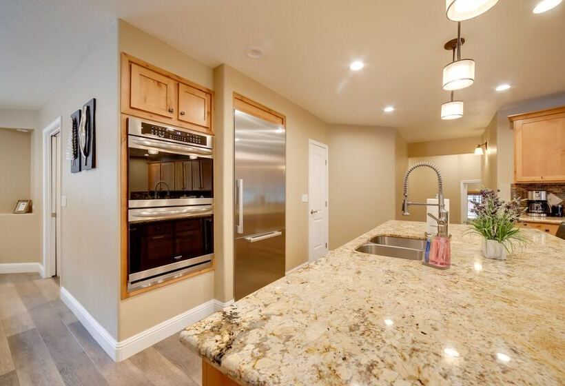 Sleek Reno Lake Tahoe Retreat, 4 Mi To Ski Mt Rose