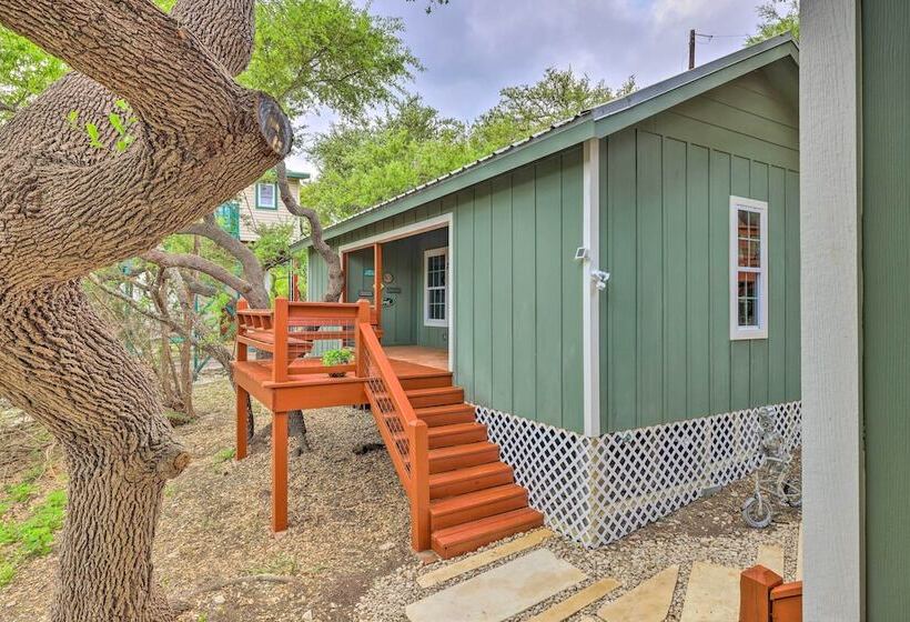 Spacious Canyon Lake Home On 3 Acre Property