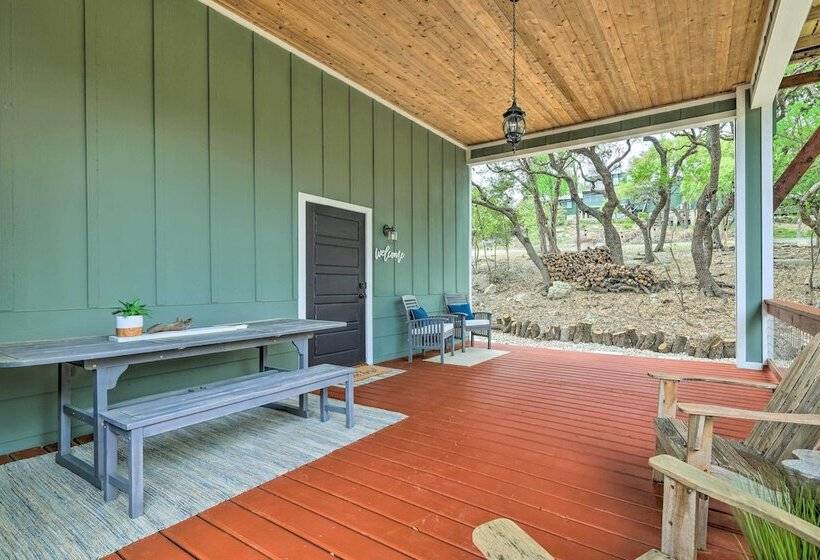 Spacious Canyon Lake Home On 3 Acre Property