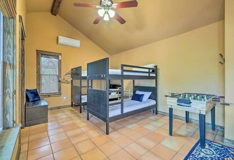 Spacious Canyon Lake Home On 3 Acre Property