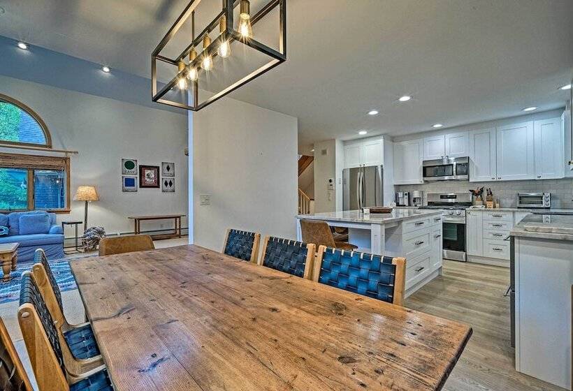 Spacious Dover Refuge ~ 5 Mi To Mount Snow!