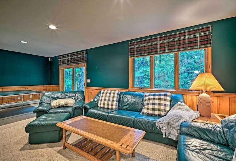 Spacious Dover Refuge ~ 5 Mi To Mount Snow!