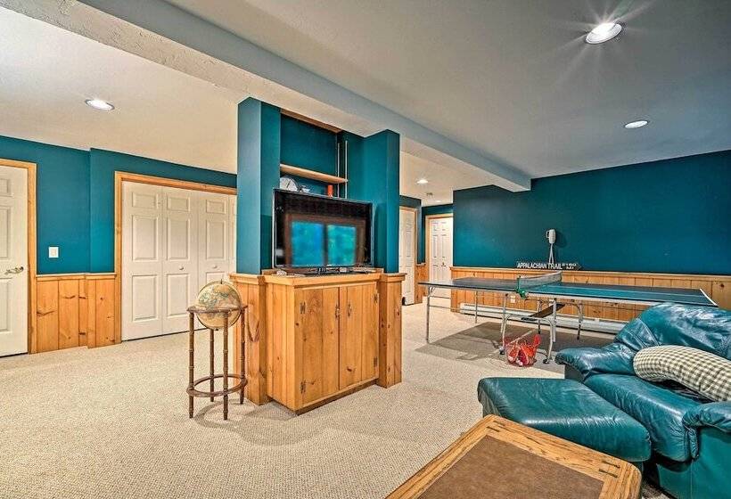 Spacious Dover Refuge ~ 5 Mi To Mount Snow!