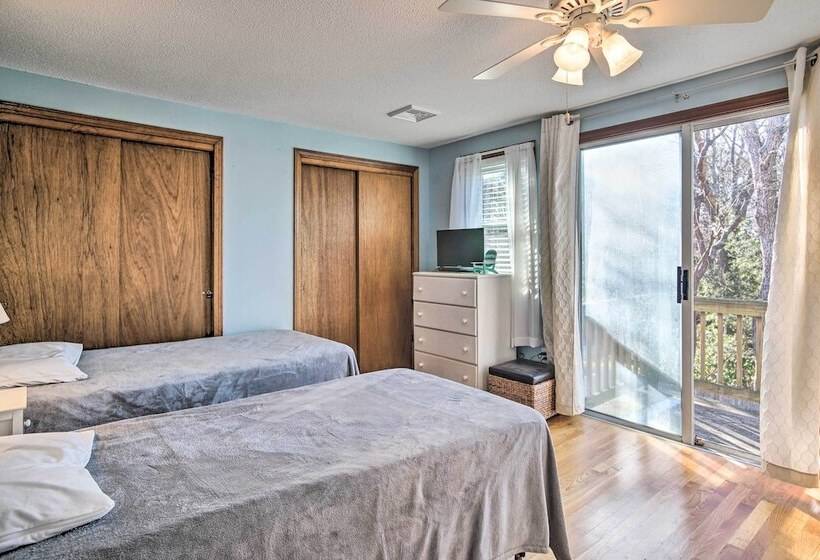 Spacious East Falmouth House   Walk To Great Pond!