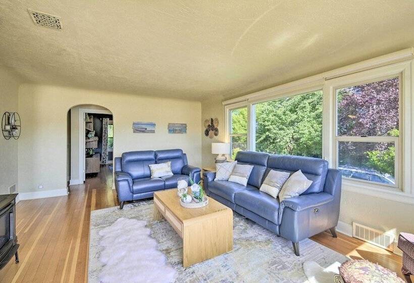 Spacious Family Friendly Home On Port Orchard