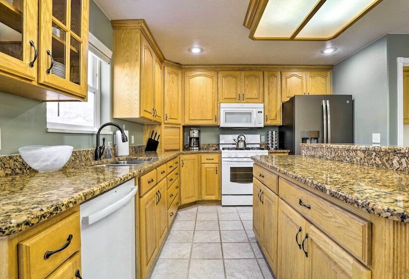 Spacious Family Home, 3 Mi To Dtwn Cedar City