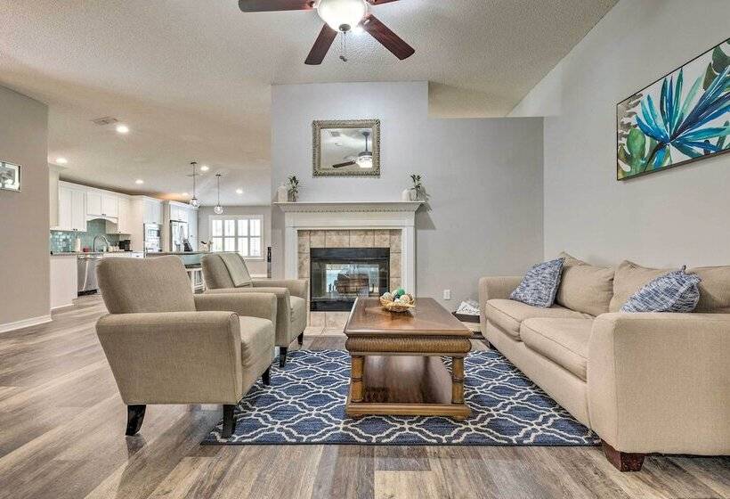 Spacious Home W/ Sunroom, 15 Mi To Pensacola!