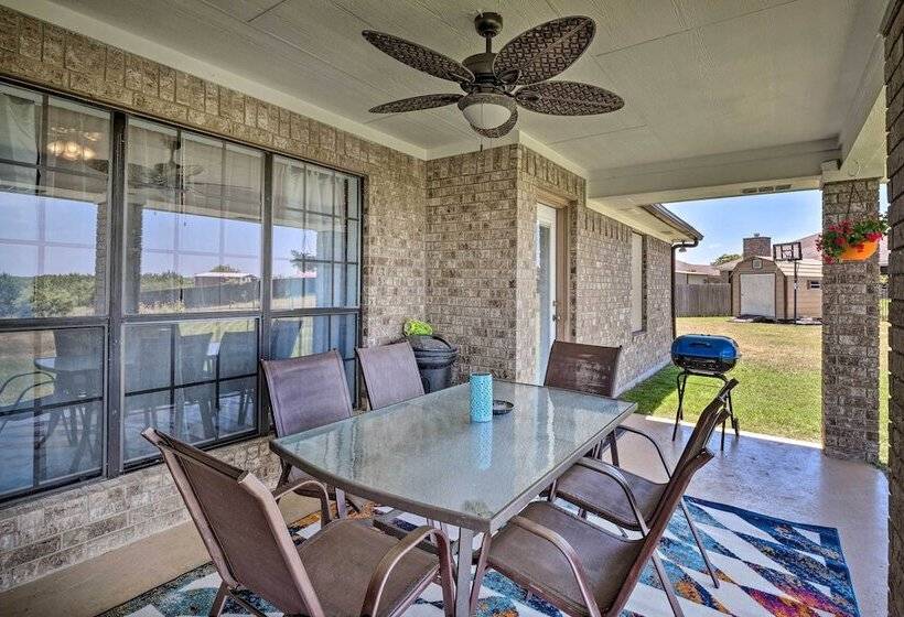 Spacious Killeen Home W/ Large Yard & Patio!