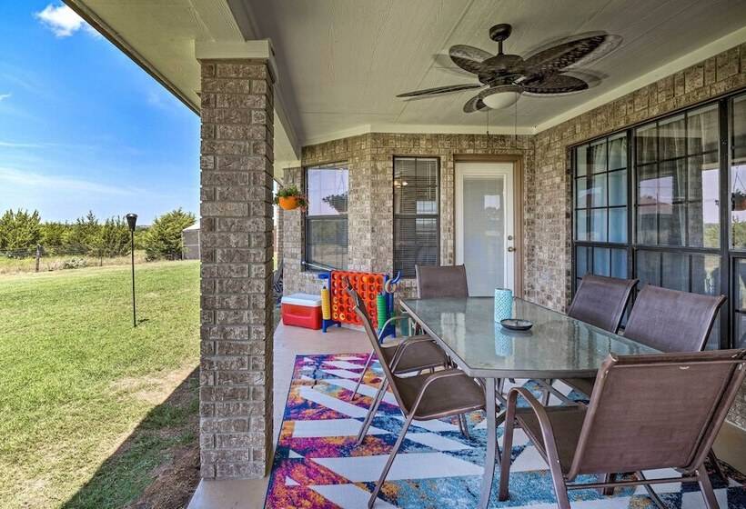 Spacious Killeen Home W/ Large Yard & Patio!