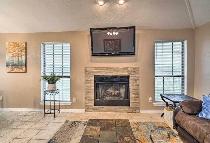 Spacious Killeen Home W/ Large Yard & Patio!