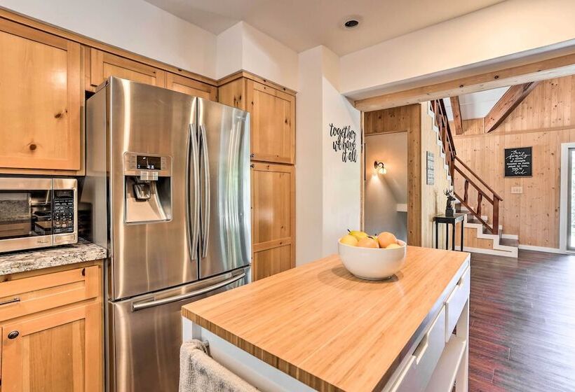 Spacious Lake Arrowhead Cabin W/ Jacuzzi Spa!