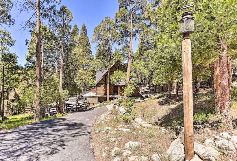 Spacious Lake Arrowhead Cabin W/ Jacuzzi Spa!