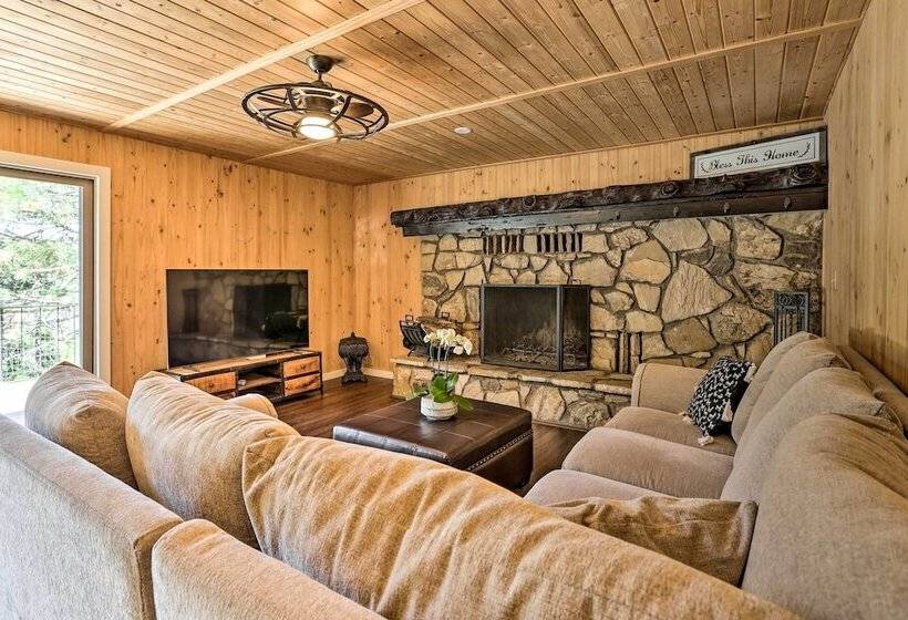 Spacious Lake Arrowhead Cabin W/ Jacuzzi Spa!