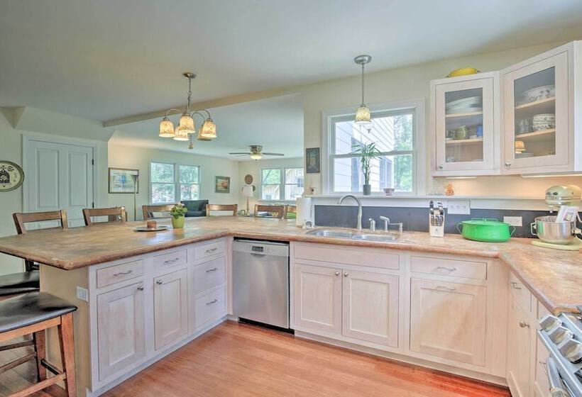 Spacious & Modern Ashley Falls Home On 1 Acre