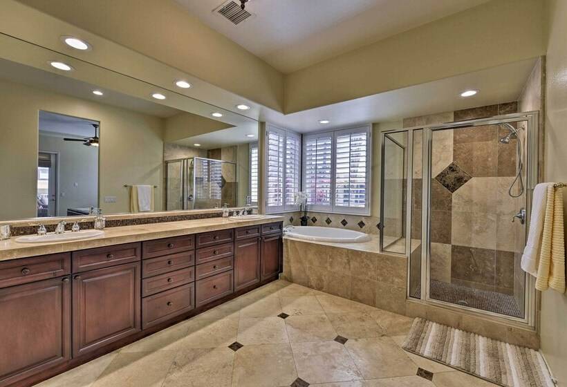 Spacious Palm Desert Home W/pool & Jacuzzi By Golf