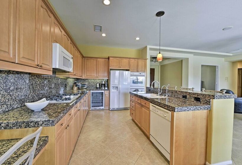 Spacious Palm Desert Home W/pool & Jacuzzi By Golf