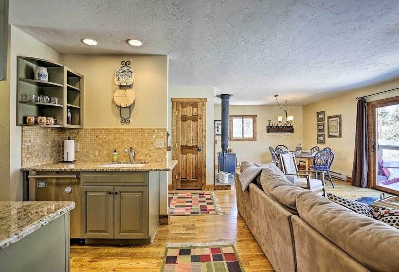 Spacious Grand Lake Cabin W/ Hot Tub & Deck