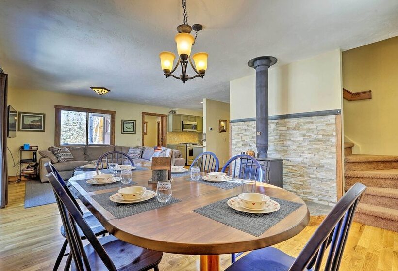 Spacious Grand Lake Cabin W/ Hot Tub & Deck