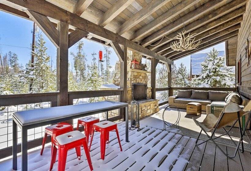 Spacious Grand Lake Cabin W/ Hot Tub & Deck