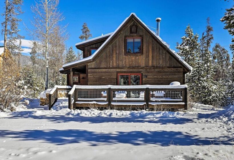 Spacious Grand Lake Cabin W/ Hot Tub & Deck